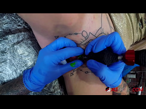 ❤️ Itin tatuiruota karšta Sully Savage gavo tatuiruotę ant savo klitorio ❤ Porno vk prie mūsų lt.xxxpornolive.ru ❌❤